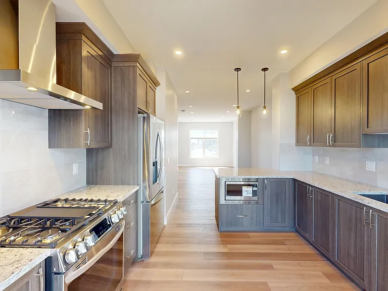 611 Mahogany Blvd SE — Photo 2