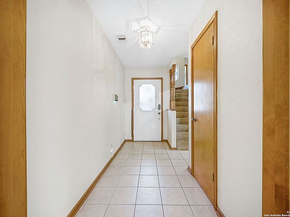 4th image of 13414 BARNSBURY SQ