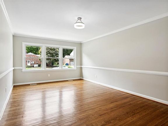 4th image of 51 Huxley Pl