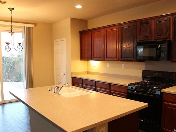 3rd image of 230 Mahonia Cir
