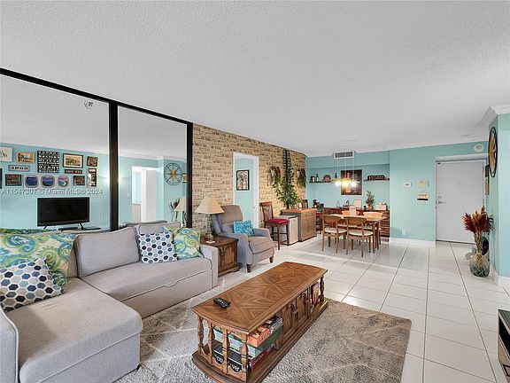 5th image of 20225 NE 34th Ct APT 216
