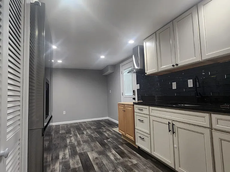 6510 Killarney St #BASEMENT — Photo 11