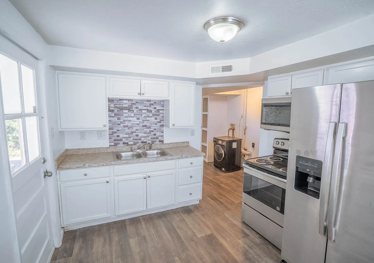 2941 Madison Ave — Photo 3