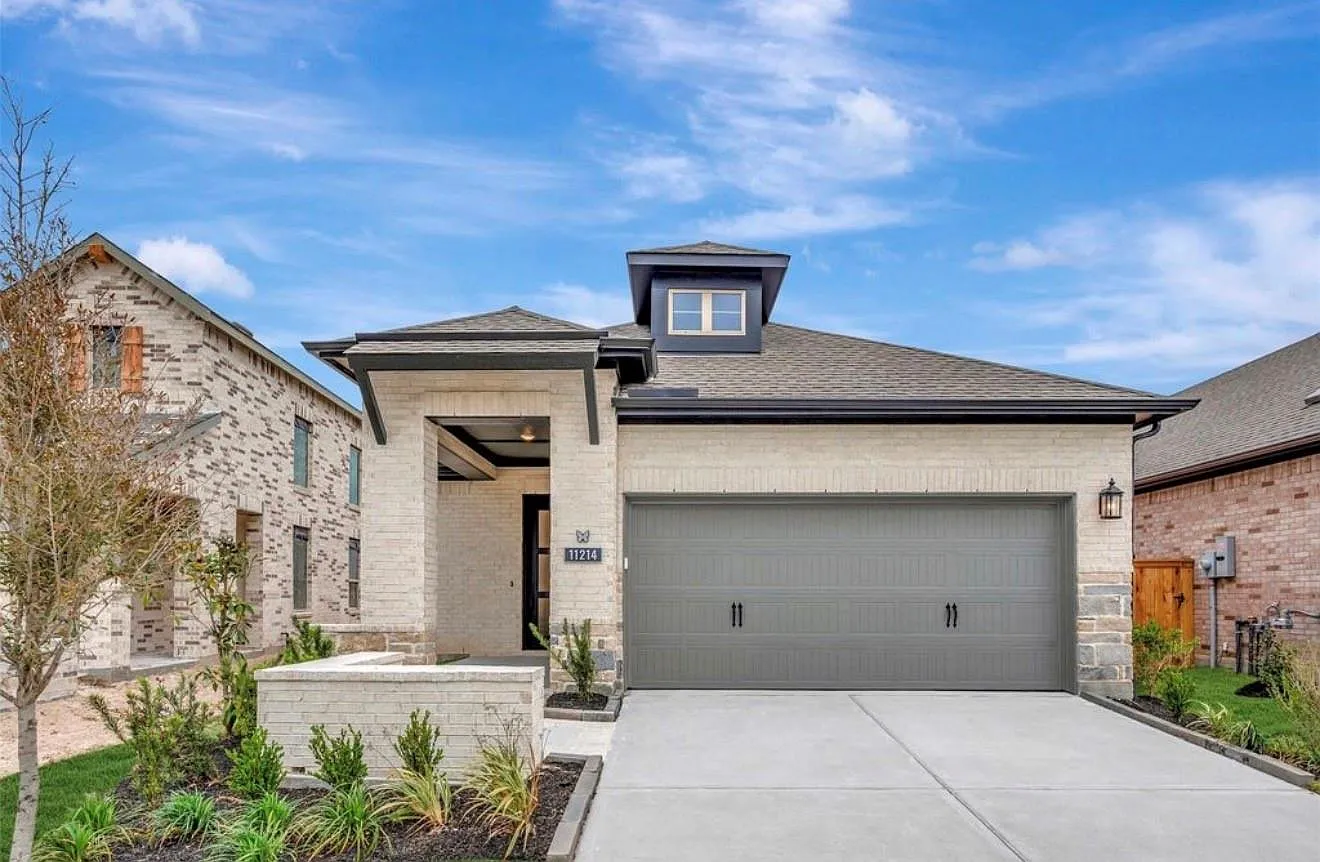 3 bed, 2.0 bath, $2,750 — Photo 1