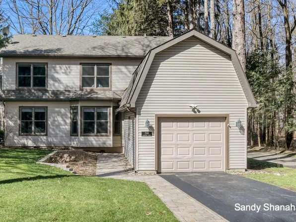 2348 Lakeshore Dr, Fennville, MI 49408