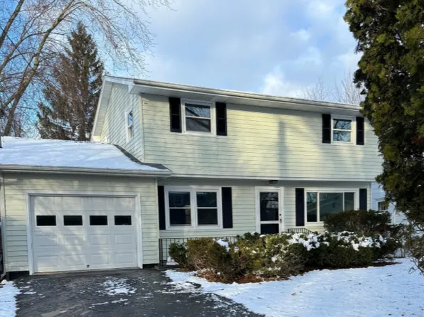 206 Longmeadow Dr, Syracuse, NY 13205