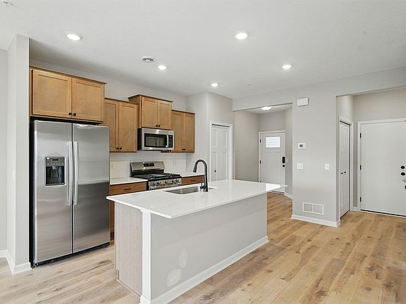 5th image of 1524 Trellis Ln