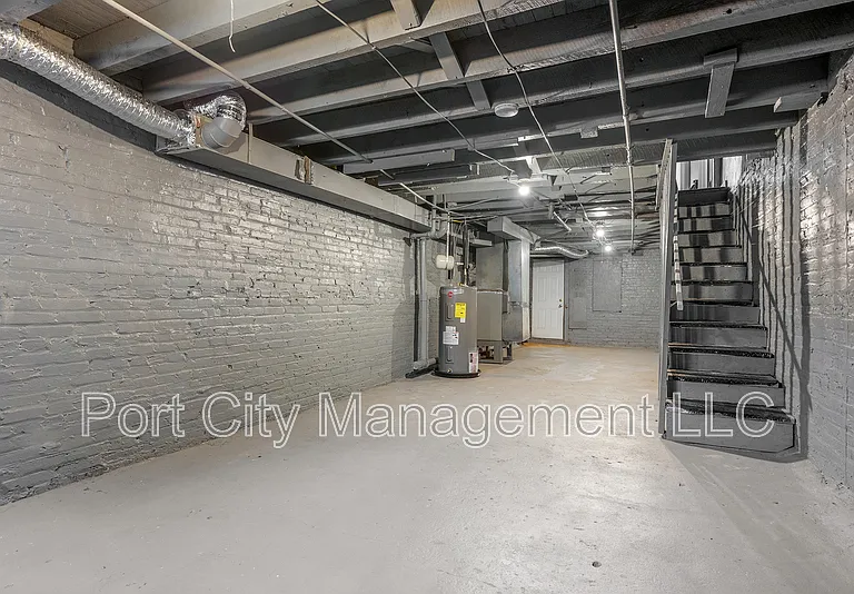1334 N Luzerne Ave — Photo 5
