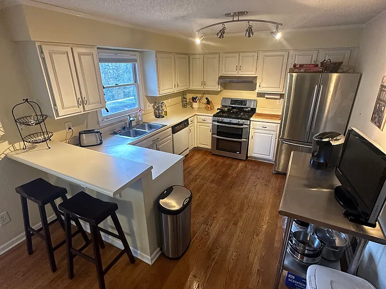 1611 Defoors Walk NW — Photo 3