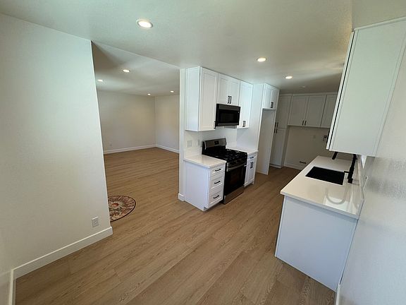 2nd image of 1421 Sequoia Ave