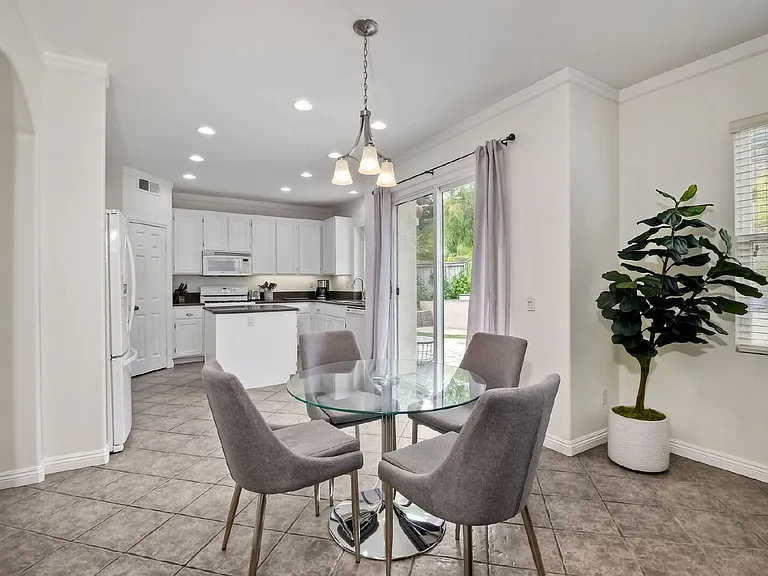 6057 Paseo Carreta — Photo 10