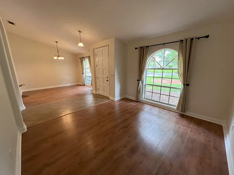 345 Silver Pine Dr — Photo 6
