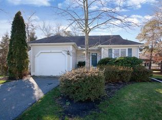 2 Dogleg Dr #2, Mashpee, MA 02649
