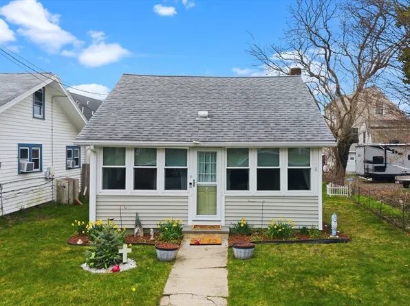 52 Point St, Fairhaven, MA 02719