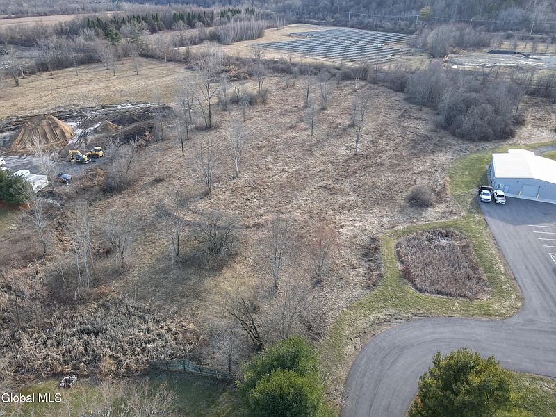 5th image of 570 Hudson River Road