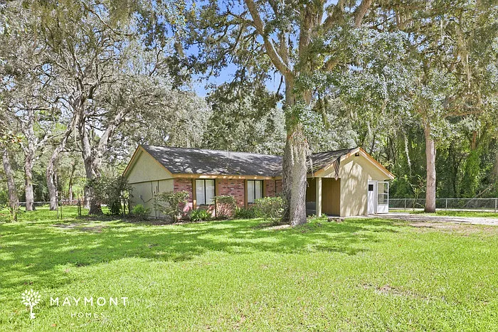 3 bed, 2.0 bath, 1252 sqft, $1,645 — Photo 3
