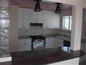 4th image of 298 Canterbury Ave