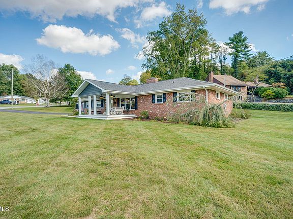 3rd image of 135 Cherry Ln