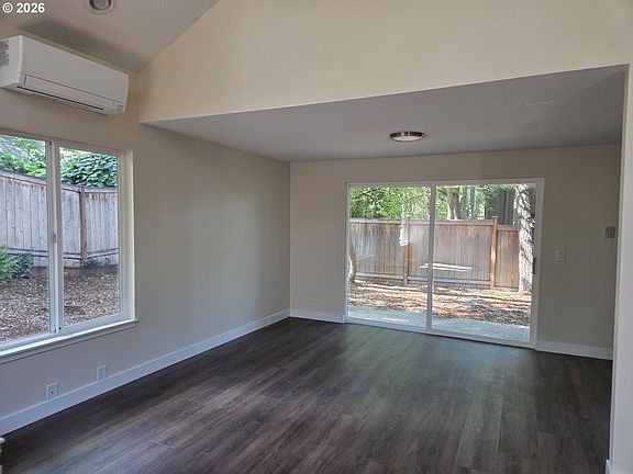 4th image of 3845 Wilshire Ln
