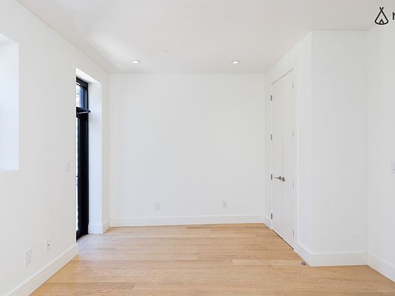 5th image of 688 Washington Ave #3B