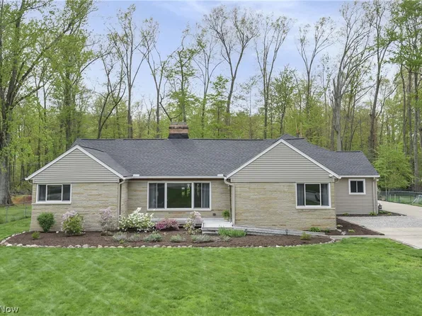 3596 Canterbury Rd, Westlake, OH 44145