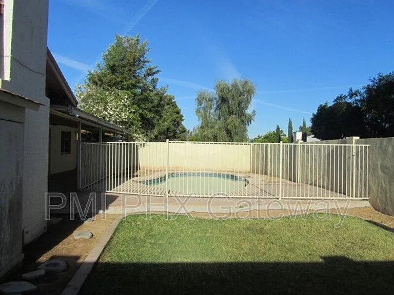 2140 E Gemini Dr — Photo 2