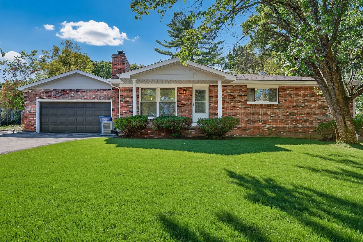 4 bed, 1260 sqft, $4,600 — Photo 1