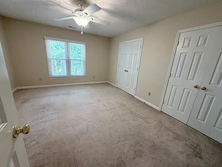 33 Forest Green Dr — Photo 12