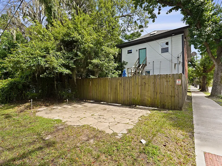 902 E Bolton St #A — Photo 73