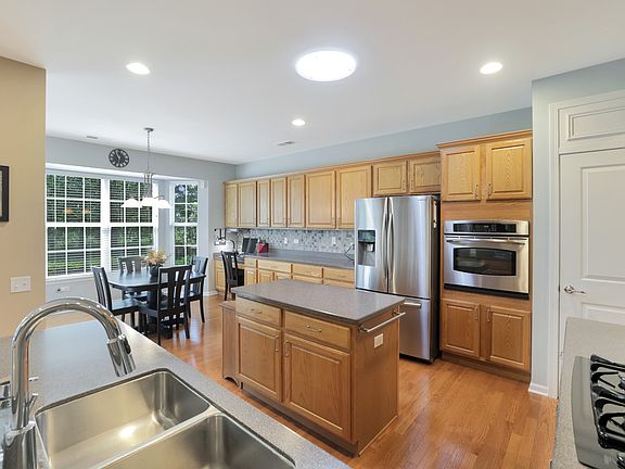 4th image of 12506 Carmel Ln