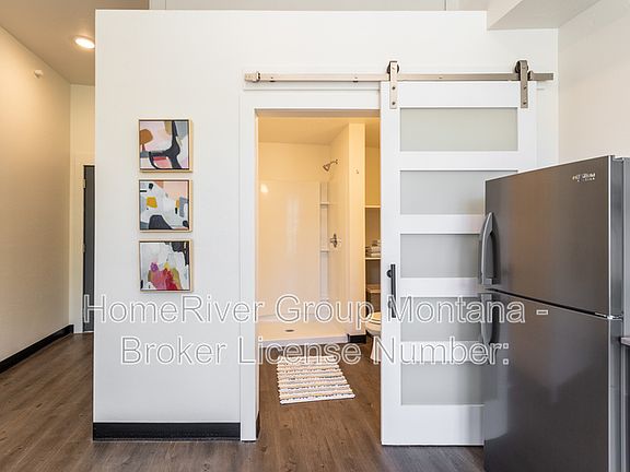4th image of 320 Clay St #301
