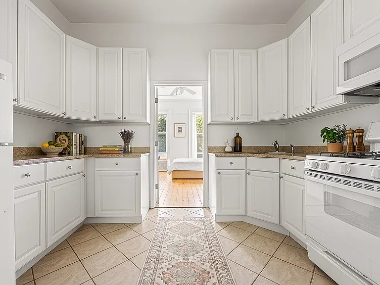 21 Brevoort Pl #3 — Photo 4