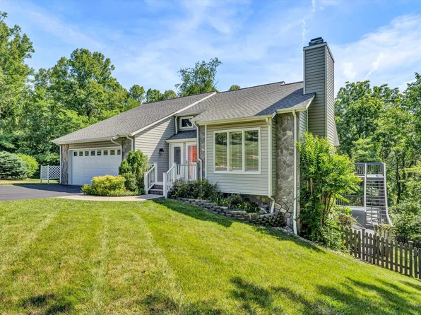 6595 Pencheck Cir, Roanoke, VA 24018