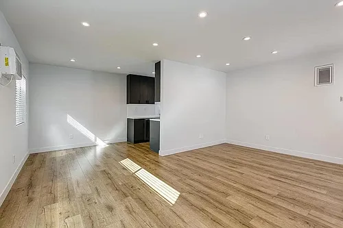 3107 S Canfield Ave #2 Photo 1