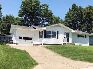 1140 6th Ave N, Clinton, IA 52732