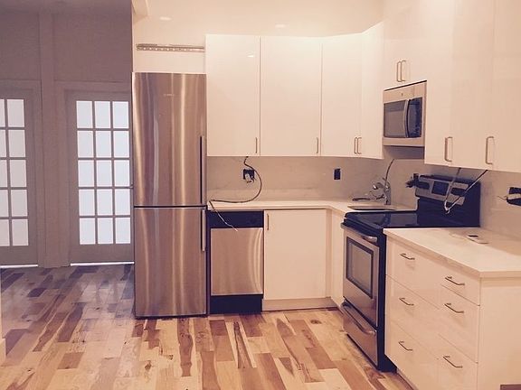 3rd image of 215 N Henry St #3