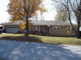 1676 E Farm Rd 86, Springfield, MO 65803