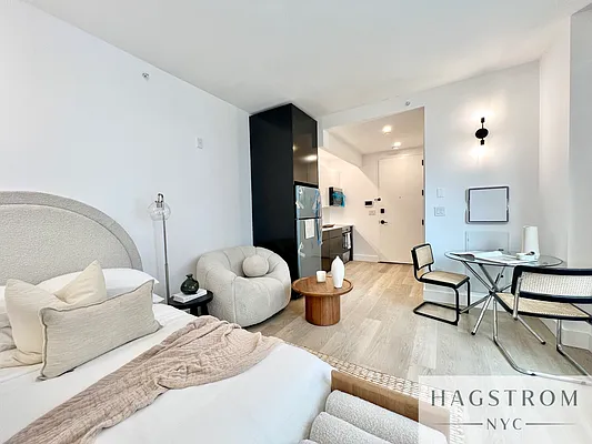 Rented by Hagstrom Management Inc | media 43