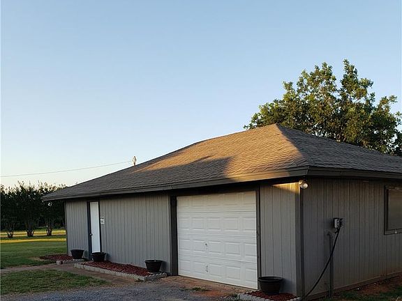 4th image of 2226 N Rockwell Ave