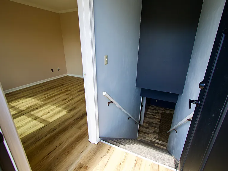 123 N Jackson St — Photo 22