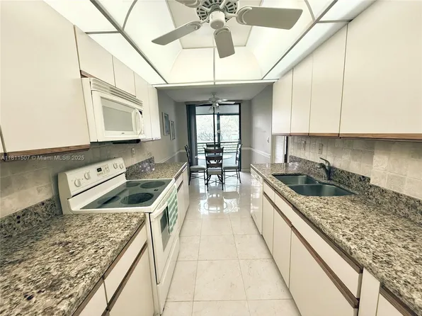 1470 Sheridan St APT 18C, Hollywood, FL 33020