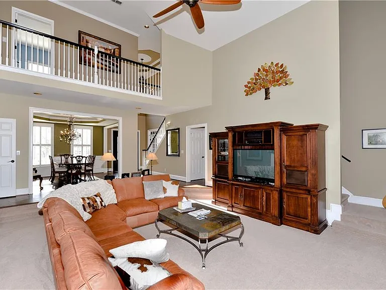 265 Windsor Gate Cv — Photo 17