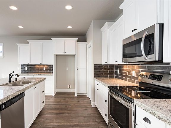 4th image of 10333 W 18th Pl