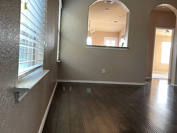 entire house has neutral paint color. (freshly painted)