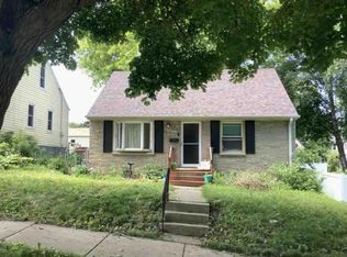 3819 S Arctic Ave, Saint Francis, WI 53235