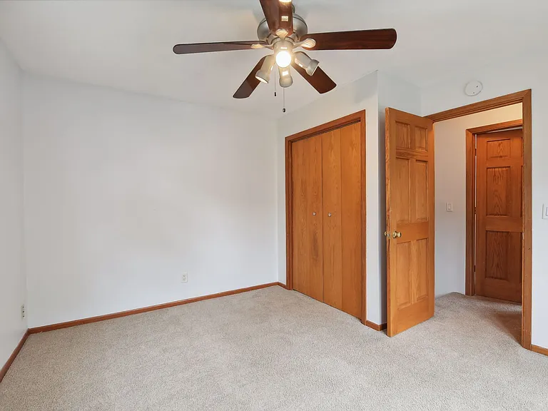 2745 Webster Ave S — Photo 8