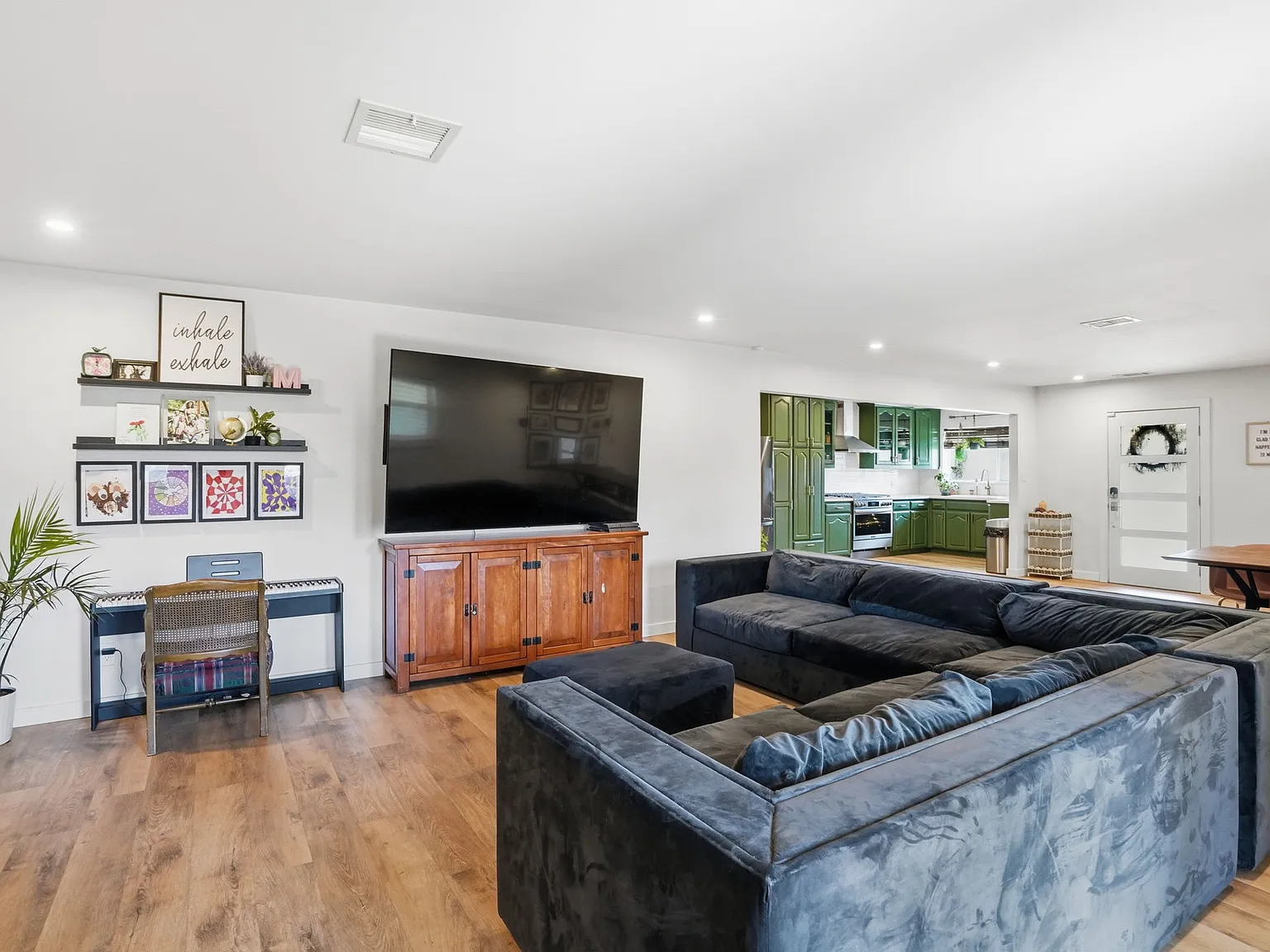 3 bed, 1866 sqft, $2,500 — Photo 3