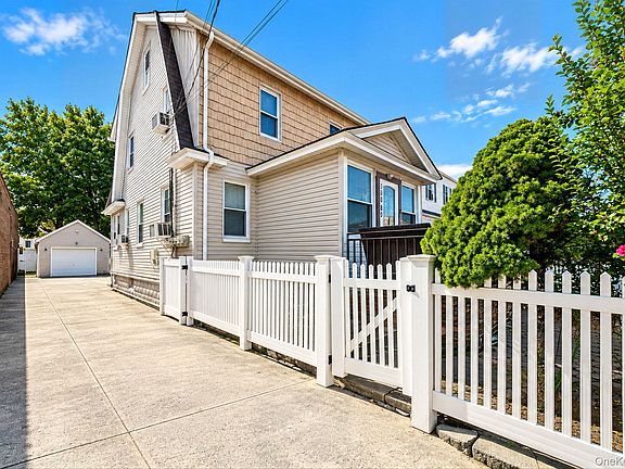 4th image of 13880 Francis Lewis Boulevard