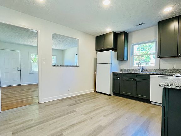 4th image of 2108 Lawson Ave NE