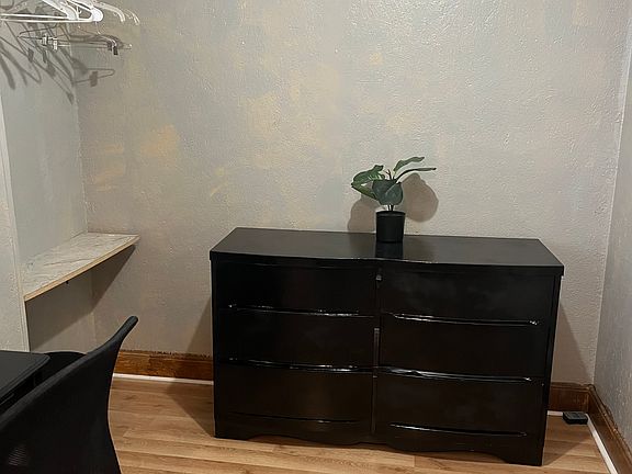 4th image of 4429 Wabash Ave #5